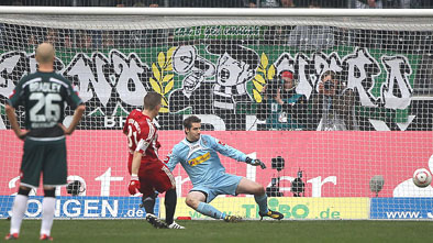 schweinsteiger_elfer_danebe